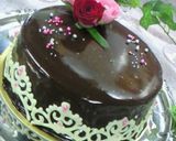 A picture of step 10 of Chocolate Tiaras for Cakes.