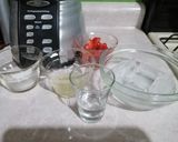 Foto del paso 1 de la receta: Limonada de fresa con vodka