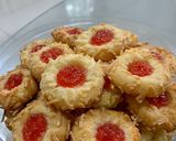 Foto langkah ke 6 dari resep Cheesy Strawberry Thumprint (easy peasy!).