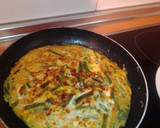 Foto del paso 4 de la receta: Tortilla de judías verdes y cebolla