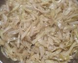 Hagymás káposztás tészta recept fázis 2 fotója