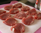 A picture of step 1 of Curry Flavored Pork Fillets.