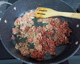 Foto del paso 1 de la receta: Tiburones cremosos con carne picada 🍖🥩