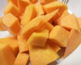 Foto del passaggio 2 della ricetta Cubetti di zucca gratinati