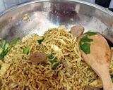 Foto langkah ke 4 dari resep Bakmi goreng.