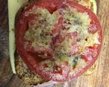 Foto del paso 2 de la receta: Sándwich de jamón, queso, tomate,🍅 guacamole y pasta de ajo🦀