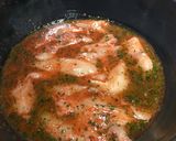 Foto del paso 4 de la receta: Pollo con salsa de achiote, puré de papa con zanahoria y repollo