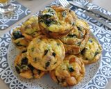 Foto langkah ke 6 dari resep Baked Egg Bacon and Spinach.
