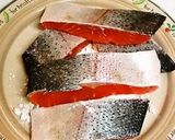 A picture of step 2 of Home Staple Fresh Salmon (Autumn Salmon) in Meunière Sauce.