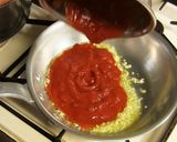 A picture of step 4 of Pasta al Pomodoro.