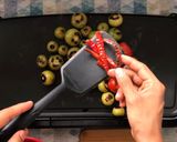 Foto del paso 3 de la receta: Salsa Asada de Chile de Árbol (Molcajeteada)
