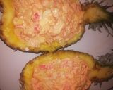 Foto del paso 4 de la receta Góndola de piña rellena de cóctel de marisco