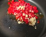 Foto del paso 1 de la receta: Pechuga de pavo rellena de piquillos
