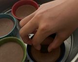 Foto langkah ke 5 dari resep Choco Lava Cake.