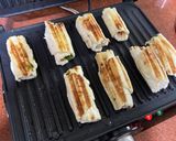 A picture of step 5 of Paneer roll gravy.