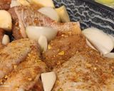 Sült csirke 🐔 husi hagymával és almával! 🙂 recept fázis 3 fotója