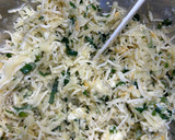 Foto del paso 3 de la receta: Chipá de papa, queso y verdeo 😋🥔🧀