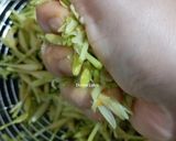 Foto langkah ke 1 dari resep Tumis Bunga Pepaya.
