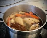 Foto del paso 2 de la receta: Caldo de jamón y pollo (el de toda la vida)