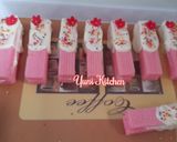 Foto langkah ke 3 dari resep 111. Wafer Pink With White Chocolate.