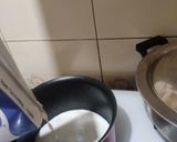 A picture of step 3 of Hyderabadi special dum chai.