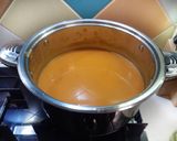 Gyömbéres sütőtök krémleves pirított tökmaggal recept fázis 3 fotója