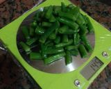 A picture of step 2 of HCG diet meal 1: chicken and string beans.