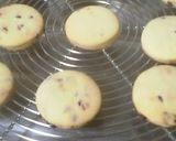 A picture of step 10 of Strawberry and Blueberry Cookies.