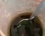 صورة لخطوة 2 من وصفة سلطة الفراولة بالسبانخ 🍓🌿