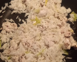 Foto del paso 7 de la receta: Arroz con pollo y puerro