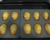 A picture of step 8 of Honey Flavoured Madeleine.