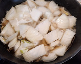 Foto del paso 4 de la receta: Bacalao con cebolla caramelizada