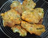 Foto langkah ke 5 dari resep Bakwan Sayur Tanpa Telur.