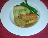 A picture of step 11 of Chicken stuffed with leeks & mushroom gravy.
