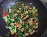 Foto langkah ke 5 dari resep Tumis kacang panjang.