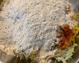 A picture of step 2 of Whole wheat lauki thalipeeth.