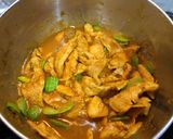 รูปขั้นตอนการทำที่ 5 ของ ไก่ผัดพริกแกงใต้ ใส่สะตอ