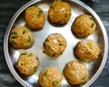 A picture of step 3 of Maggi pakode.