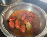 Foto del paso 2 de la receta: Choricitos al vino