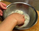 A picture of step 1 of Oyster al Ajillo.