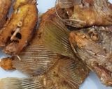 Foto langkah ke 1 dari resep Gurame Goreng Kuah Santan.