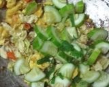 Foto langkah ke 3 dari resep Tumis Kol Timun Telur.