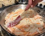 A picture of step 4 of Korean vegetable pancake 🥕.