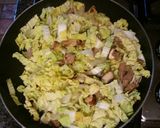 A picture of step 14 of Beef Fried Noodles (Thai style).