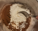 Foto del paso 2 de la receta: Galletitas de chocolate y pasas de uva 🍪
