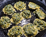 Foto del paso 4 de la receta: Buñuelos de acelga al horno súper fáciles sin tacc