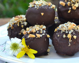 Foto del paso 4 de la receta: Bombones de leche condensada y coco🍫