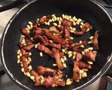 Une image de l'étape 5 de Frisée aux lardons et pignons de pin sauce balsamique.