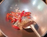 Foto langkah ke 2 dari resep Telur mata sapi masak pete kecap.