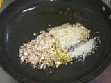 खजूर और ड्राई फ्रूट्स लड्डू (Khajoor aur dry fruits ladoo recipe in hindi)